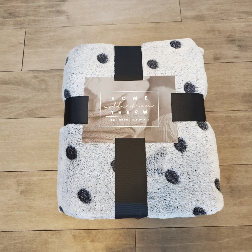 Home Collections Luxury Plush Throw